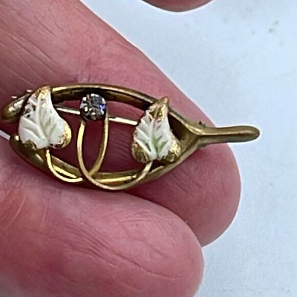 Vintage wishbone enamel C clasp pin - Picture 2 of 6